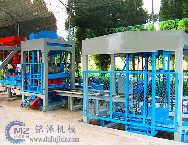 全自動(dòng)環(huán)保免燒磚機(jī)