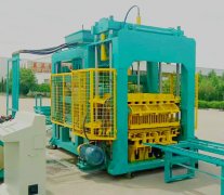 廣西全自動(dòng)空心水泥磚機(jī)發(fā)貨現(xiàn)場